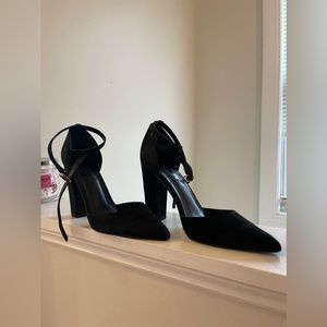Black velvet heels, women size 7.5. Brand: Forever 21